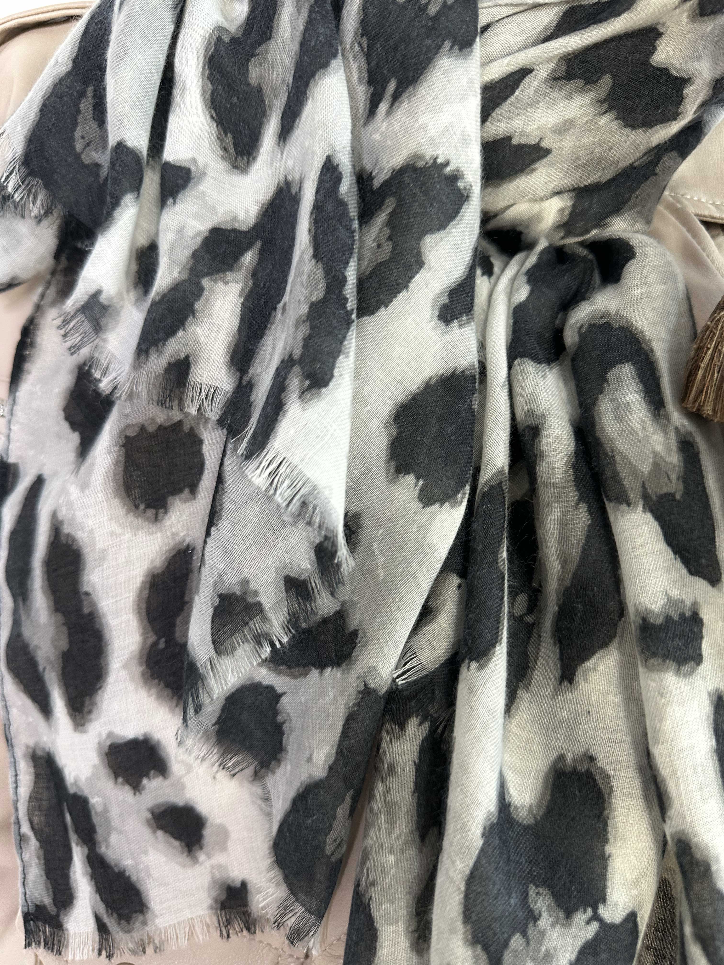 Arizona - Let tørklæde i leopardprint